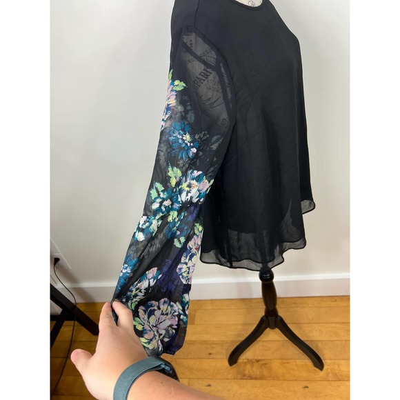 Apt. 9 Black flowy floral semi sheer long sleeve blouse with keyhole back - Picture 6 of 9